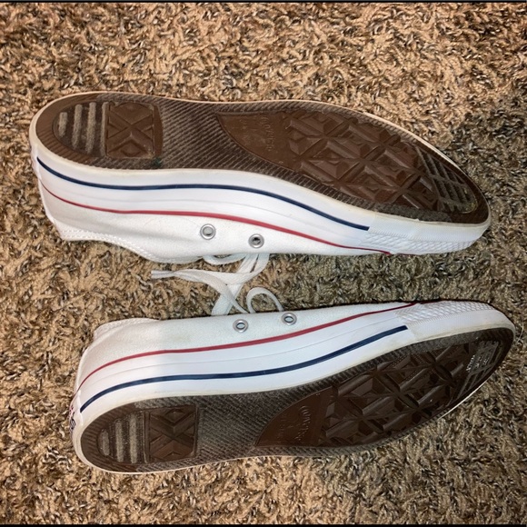 White converse - Picture 2 of 4